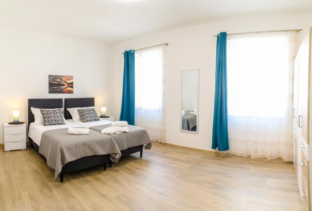Tonka'S Beautiful Apartment In City Centre Split Exterior photo